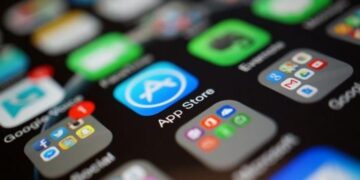 Παραπομπή της Apple για παραβίαση δικαστικής απόφασης για το App Store