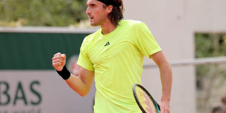 Στον 2ο γύρο του Roland Garros ο Τσιτσιπάς