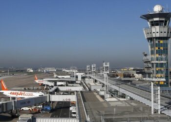 «Αναταράξεις» στο αεροδρόμιο Ορλί λόγω τεχνικού προβλήματος
