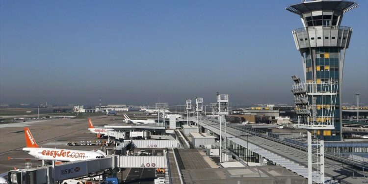 «Αναταράξεις» στο αεροδρόμιο Ορλί λόγω τεχνικού προβλήματος