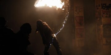 Εξάρχεια: Μολότοφ και επεισόδια τα ξημερώματα