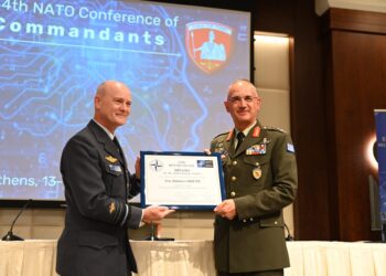 Απονομή βραβείου «Distinguished Ancien» στον αρχηγό ΓΕΕΘΑ