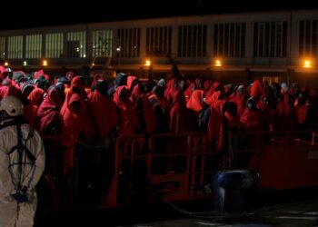 Εννιά χώρες της ΕΕ ζητούν επίσπευση απελάσεων μεταναστών που διαπράττουν εγκλήματα