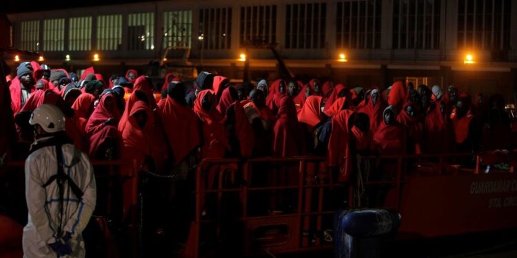 Εννιά χώρες της ΕΕ ζητούν επίσπευση απελάσεων μεταναστών που διαπράττουν εγκλήματα