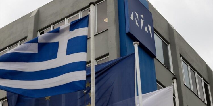 Ν.Δ.: Καταδίκη της επίθεσης στην πολυκατοικία που μένει ο Μ. Χαρακόπουλος – «Οι θρασύδειλοι τραμπούκοι δεν μας φοβίζουν»