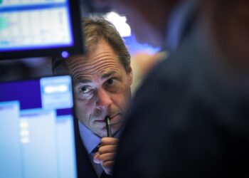 10-year bond spread stands at 0.76% following liquidations