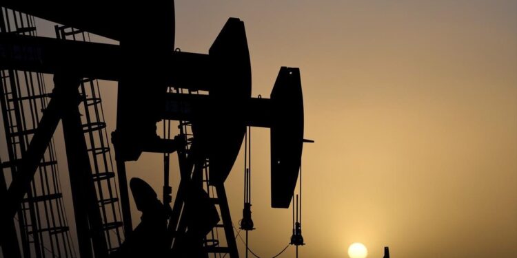 Εκτός SWIFT 20 τράπεζες και πλαφόν στα 45 δολάρια για το ρωσικό πετρέλαιο εξετάζει η ΕΕ