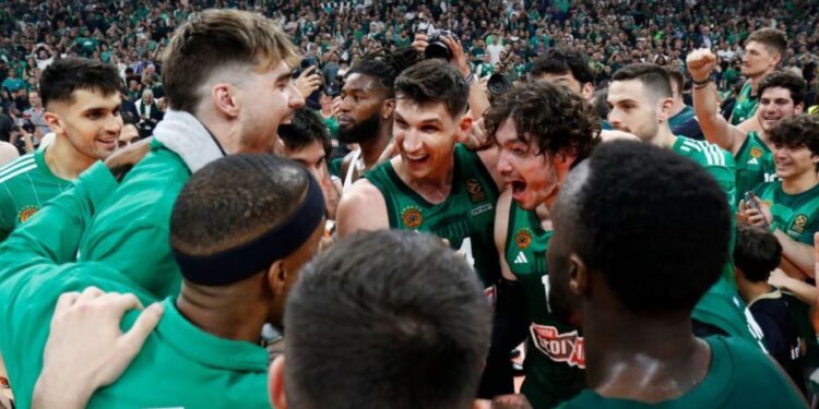 Παναθηναϊκός: Μοναδικές στιγμές από τους πανηγυρισμούς για την πρόκριση στο final 4 – Το μπουγέλο στον Αταμάν