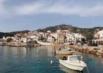 ΔΥΠΑ – Κοινωνικός Τουρισμός 2025-2026: Αρχίζει σήμερα η υποβολή αιτήσεων για τα 300.000 voucher