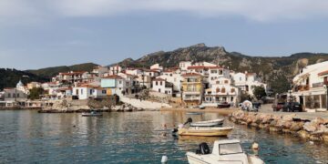 ΔΥΠΑ – Κοινωνικός Τουρισμός 2025-2026: Αρχίζει σήμερα η υποβολή αιτήσεων για τα 300.000 voucher