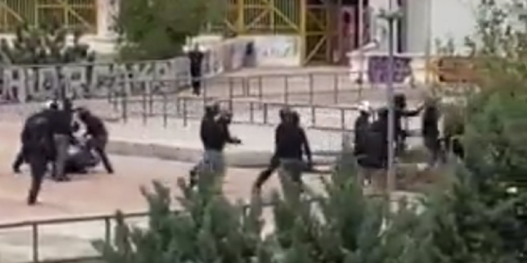 Την Παρασκευή η δίκη του φοιτητή και της φίλης του στο Αυτόφωρο – Έως τότε κρατούνται