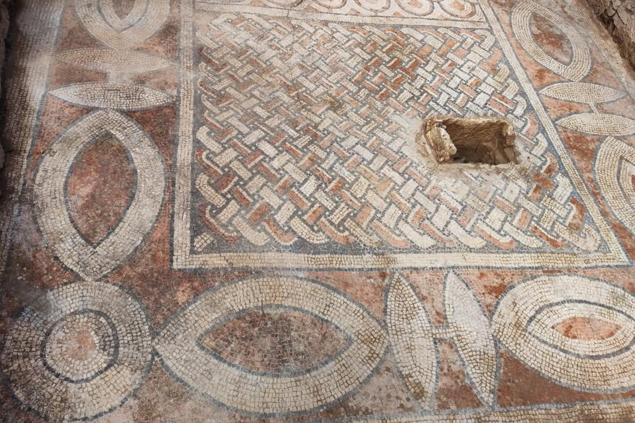 Μωσαϊκό που ανακαλύφθηκε στην αρχαία πόλη της Σύεδρας στην Αλάνια.