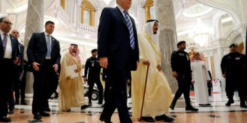 Τι γυρεύει ο Τραμπ σε Σαουδική Αραβία, Ηνωμένα Αραβικά Εμιράτα και Κατάρ