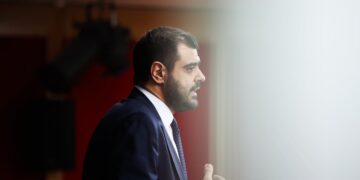 Π. Μαρινάκης: Απαντήσεις στους πολίτες για πανεπιστήμια – πανηγύρια – ρομά