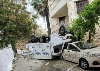 Χανιά: Φορτηγό τούμπαρε και έπεσε επάνω σε σταθμευμένο αυτοκίνητο