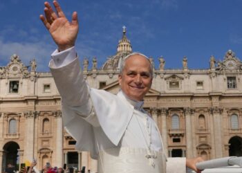 «Έσπασε το πρωτόκολλο» λένε σχολιαστές κατά την τελετή ενθρόνισή του