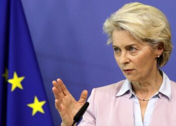 Η Ούρσουλα φον ντερ Λάιεν συνεχάρη τον Νικουσόρ Νταν