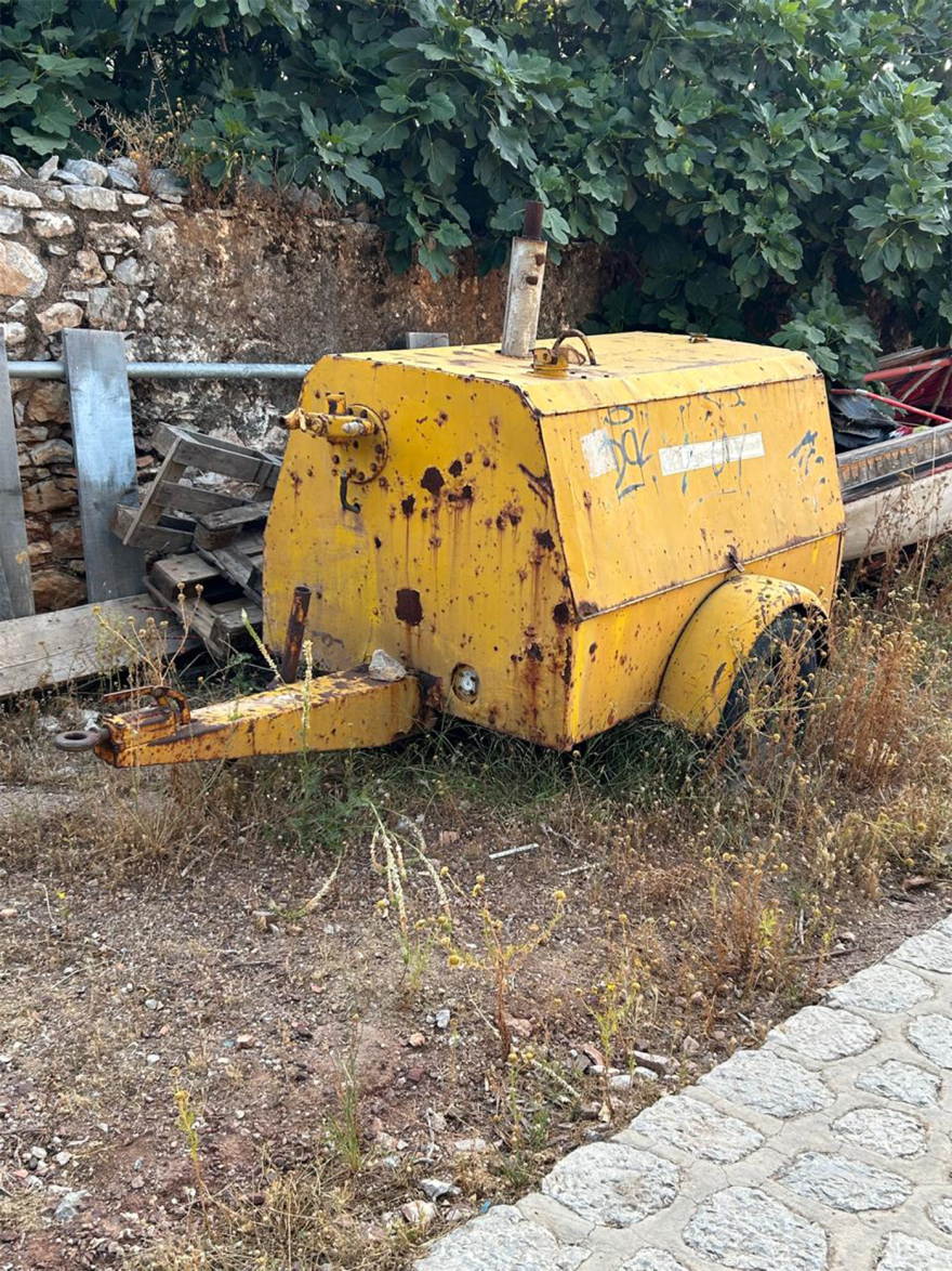 Hydra: See photos of vehicles on the island - Residents say they are left behind after work is done.