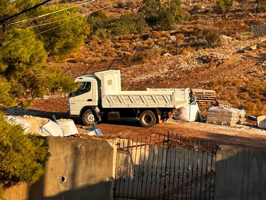 Hydra: See photos of vehicles on the island - Residents say they are left behind after work is done.