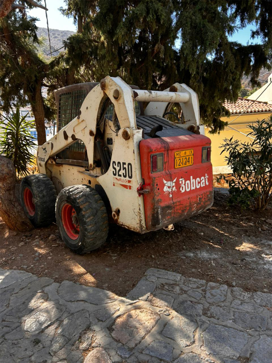 Hydra: See photos of vehicles on the island - Residents say they are left behind after work is done.