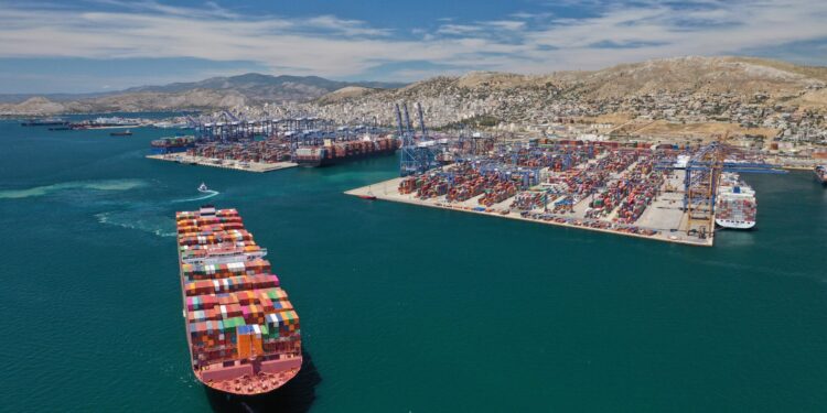 Cosco’s traffic through Piraeus port on the rise