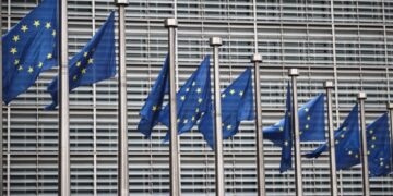 Κομισιόν: Αρνείται να σχολιάσει την απειλή Τραμπ για τους δασμούς