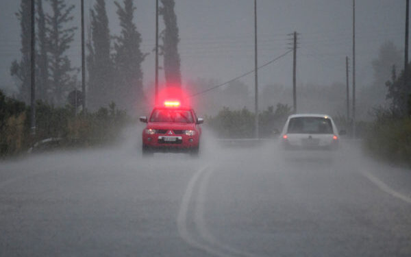 Καιρός: Καταιγίδα έπληξε και την Αττική