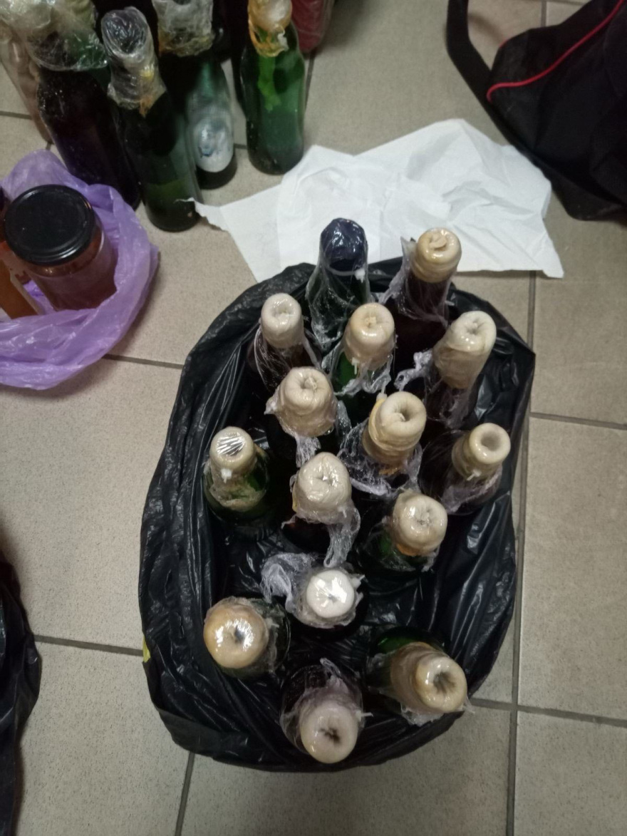 Dozens of Molotov cocktails found in AUTh basement - See photos