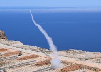 Πυροβολικό: Έσταξε «λάβα» ο ουρανός στην Κρήτη