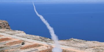 Πυροβολικό: Έσταξε «λάβα» ο ουρανός στην Κρήτη