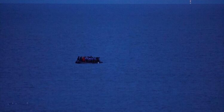 Ένας μετανάστης νεκρός προσπαθώντας να διασχίσει τη Μάγχη