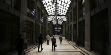 O κόσμος το ‘χει τούμπανο