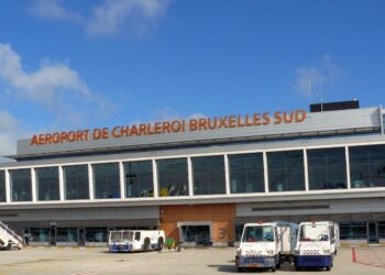 Ανεστάλη η λειτουργία του αεροδρομίου του Σαρλερουά μετά από προειδοποίηση για βόμβα σε αεροπλάνο