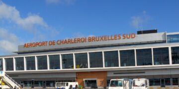 Ανεστάλη η λειτουργία του αεροδρομίου του Σαρλερουά μετά από προειδοποίηση για βόμβα σε αεροπλάνο