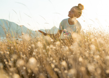Τα 4 ζώδια που θα νιώσουν πιο έντονα το «Φεγγάρι των Λουλουδιών»