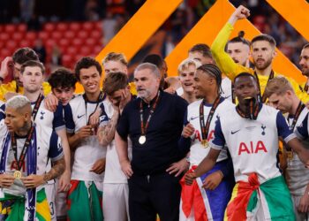 Πώς ο Ποστέκογλου, προσάρμοσε τις αρχές του για να τηρήσει την υπόσχεσή του