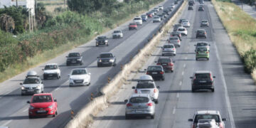 Θεσσαλονίκη: Καραμπόλα έξι οχημάτων «γονάτισε» τον Περιφερειακό