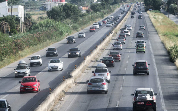 Θεσσαλονίκη: Καραμπόλα έξι οχημάτων «γονάτισε» τον Περιφερειακό