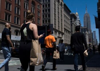 ΗΠΑ: Σταθερός στο 2,3% ο πληθωρισμός – «Τελευταία ανάπαυλα» πριν την άνοδο λόγω δασμών;