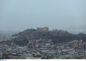 «Τριπλό κοκτέιλ» με καταιγίδες, ισχυρούς ανέμους και αφρικανική σκόνη σήμερα – Ποιες περιοχές επηρεάζονται