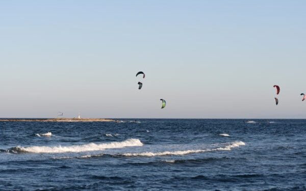 Αττική: Τέλος τα θαλάσσια σπορ και jet ski στις παραλίες