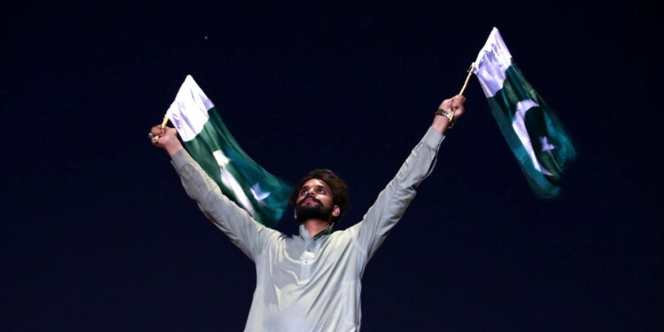 Πακιστάν-Ινδία: Σε τεντωμένο σχοινί η εκεχειρία