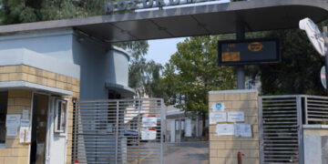 Διάρρηξη στο νοσοκομείο «Αγία Όλγα» – Κατέστρεψαν εικόνες στο εκκλησάκι και έσπασαν το παγκάρι