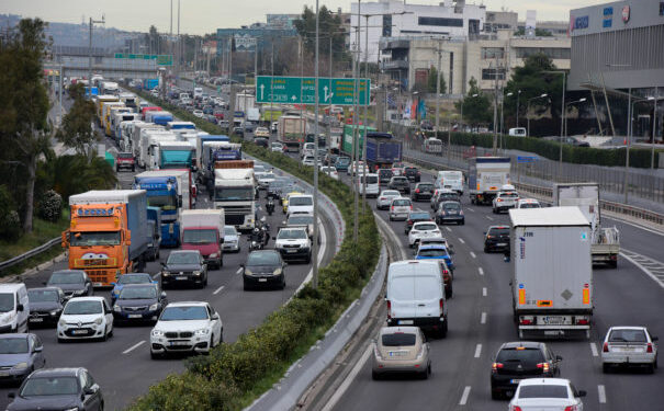 LIVE η κίνηση: Χαμηλές ταχύτητες σε Κηφισό και Κηφισίας
