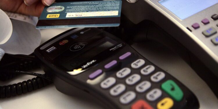 Greeks shift to electronic payments, boosting state revenues