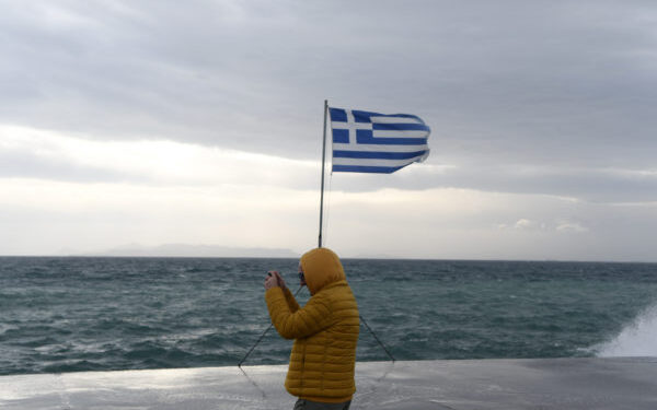 Καιρός: Ο Μάιος κάνει «ποδαρικό» σήμερα με βροχές, καταιγίδες και ισχυρούς ανέμους