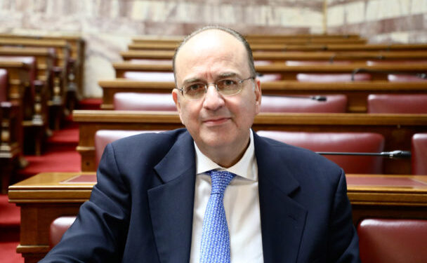 Πένθος για τον Μακάριο Λαζαρίδη: Πέθανε ο πατέρας του