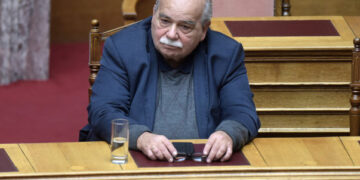 Βούτσης: Το «καρφί» για την Ζωή Κωνσταντοπούλου