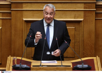 Βουλή – Βορίδης: «Αποτελεσματικότερο σύστημα επιστροφών, αυστηρότερα περιοριστικά μέτρα