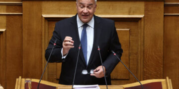 Βουλή – Βορίδης: «Αποτελεσματικότερο σύστημα επιστροφών, αυστηρότερα περιοριστικά μέτρα